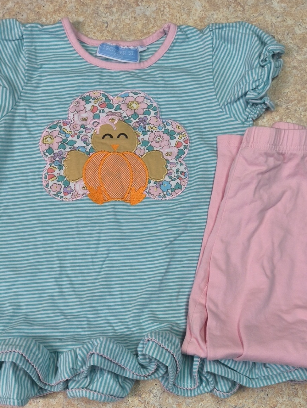 Trotter St Kids Turkey Outfit Sz 5 EUC.